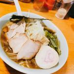もやし正油ラーメン　茎わかめにチャーシュートッピング(二代目けけけ)