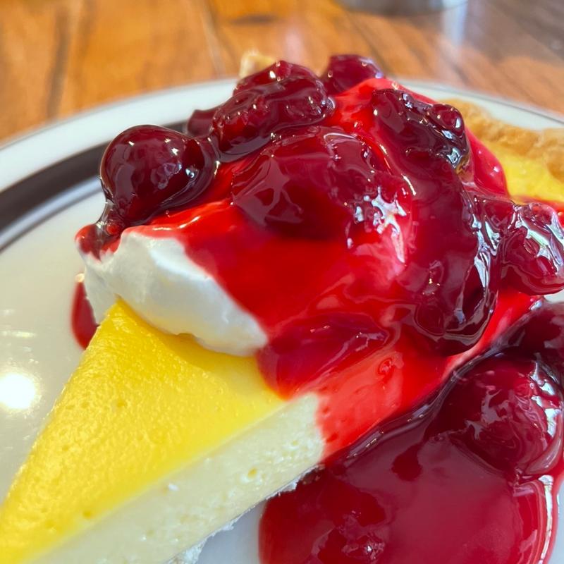 サワーチェリーカスタードパイ(NOSTALGIA CAFE)