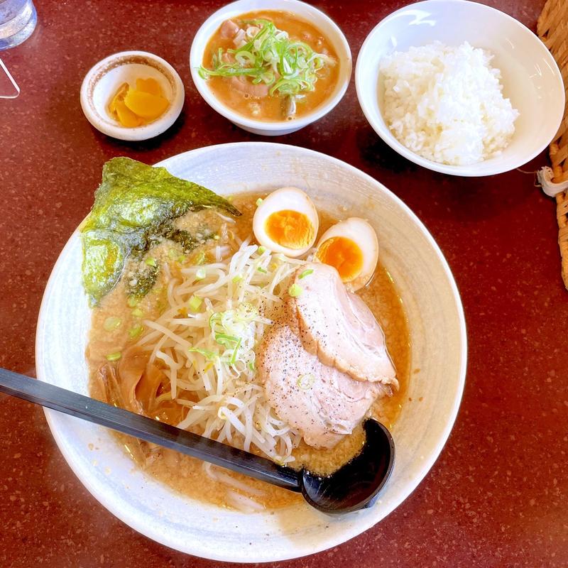 こってり味噌ラーメン　モツ煮セット(一番ラーメンがんこや 長柄店)