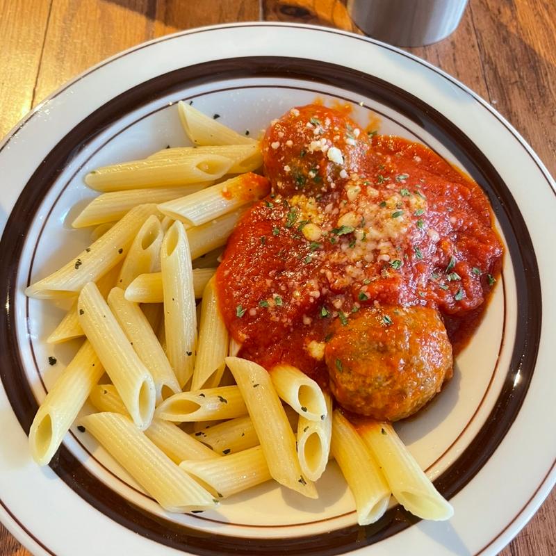 ミートボールとショートパスタ　3ボール(NOSTALGIA CAFE)