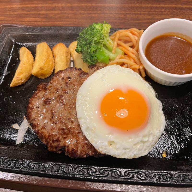 目玉焼きハンバーグ(ステーキガスト 百穴店)