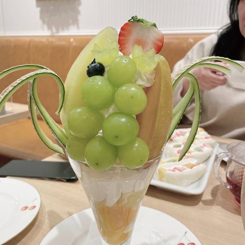 シャインマスカットパフェ(果実園リーベル 渋谷ヒカリエ店)