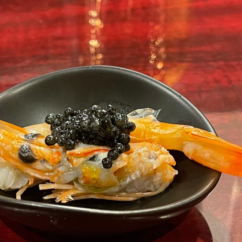 あさり出汁でしゃぶしゃぶした天使のエビ キャビア乗せ(10月コース)(湯島エスターテ)