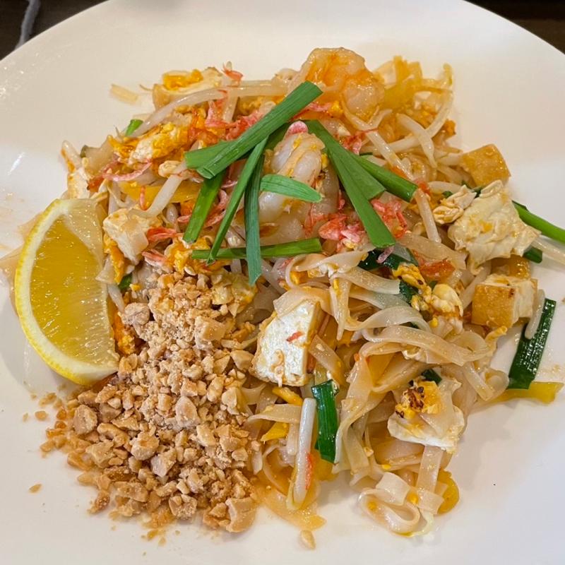 パッタイ(タイ料理 バーンラック 綱島駅前)