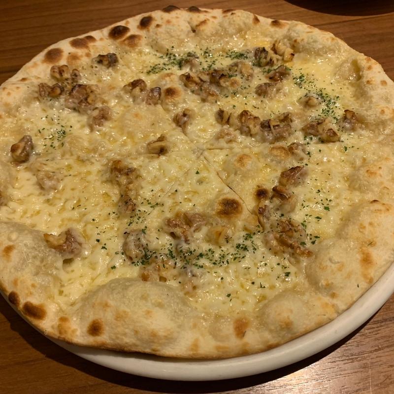 4種のチーズとクルミのクアトロフロマッジオ(イル・ソーニョ)