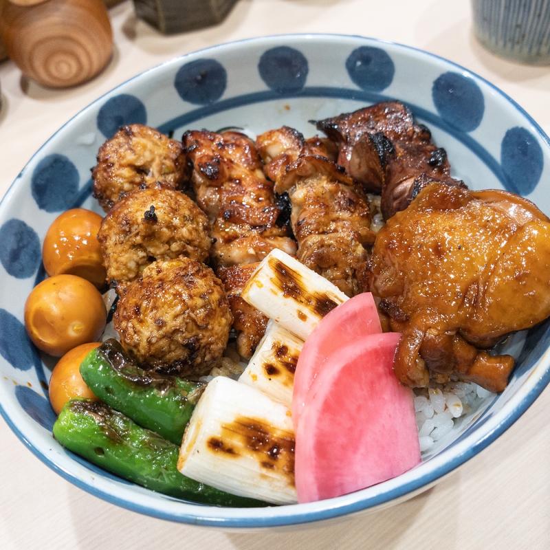 焼き鳥丼(やきとりお㐂樂 神田小川町)