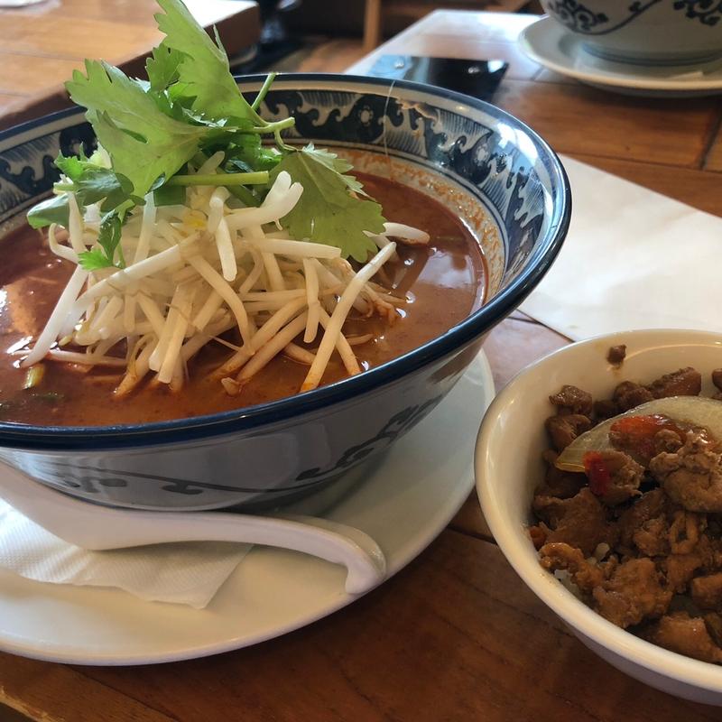 トムヤムヌードル＆ミニガパオ(BANGKOK SMILE 愛宕グリーンヒルズ)