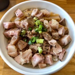 チャーシュー丼(麺や 一想)