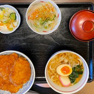 タレカツ丼(くいどころ里味 五泉店)