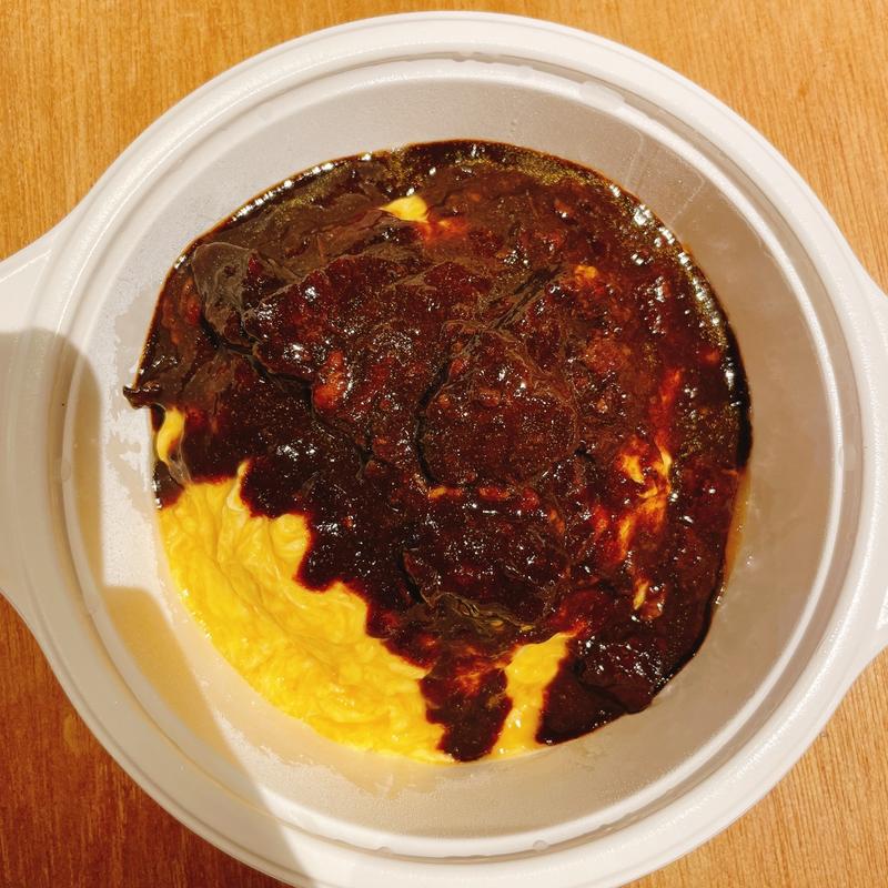 牛すじシチューオムライス(神田たまごけん 神保町店)