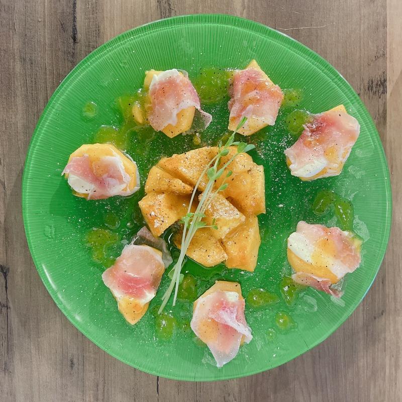 柿と生ハムとスパイスのフルーツサラダ(ルーカレー 西神カレー 札幌)