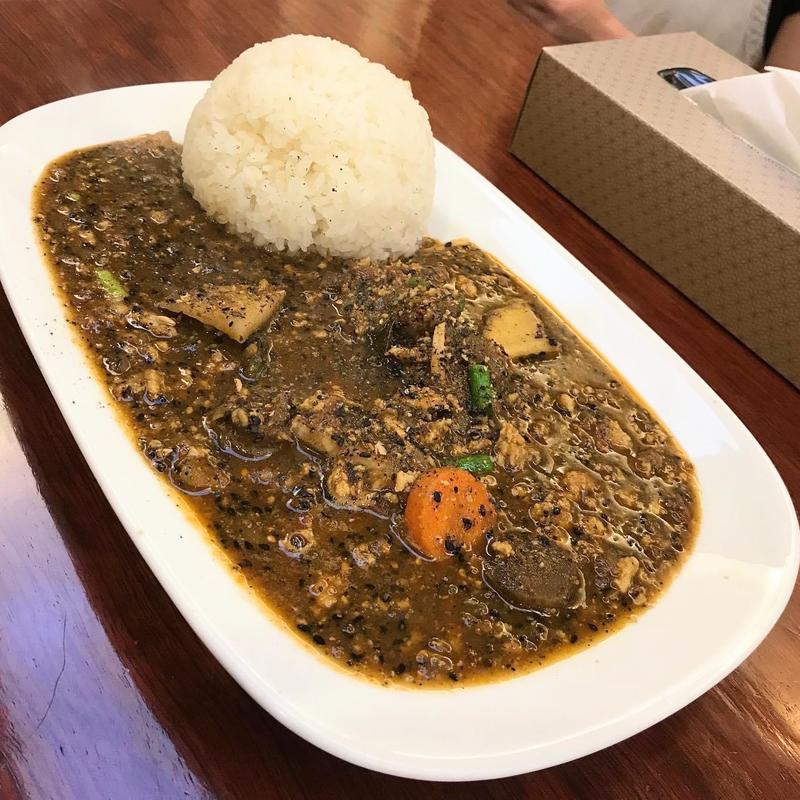 黒坦々カレー(かえる食堂)