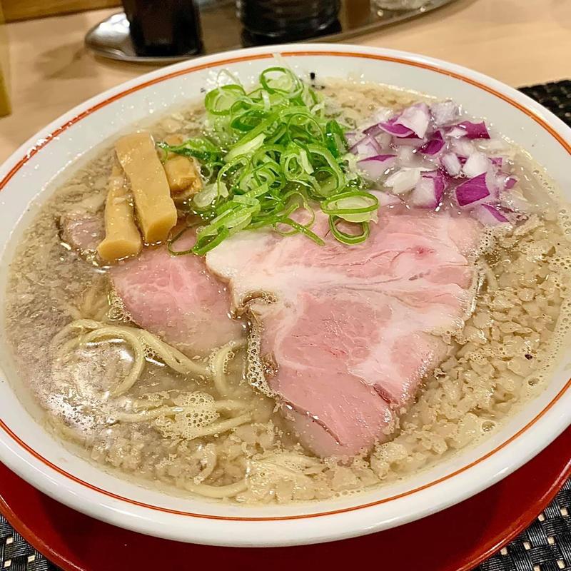 背脂煮干しそば(セアブラノ神 壬生本店)