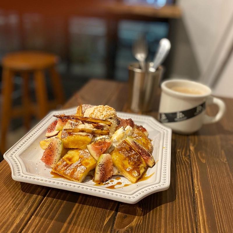 イチヂクとアールグレイのフレンチトースト(マーベリック コーヒー&ボイド)