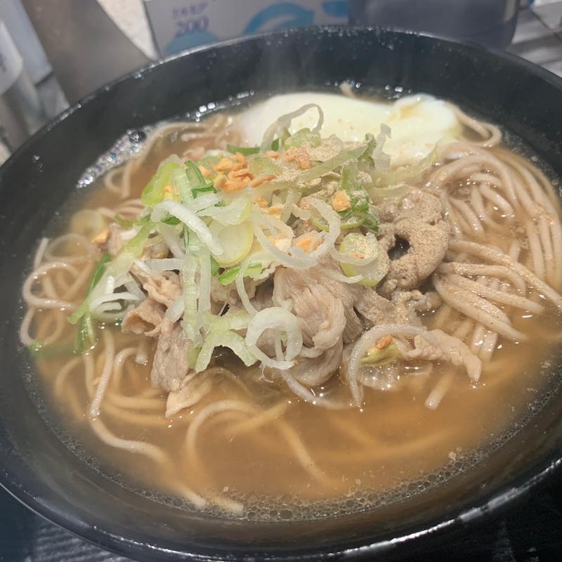 新肉骨茶そば(温玉のせ)(名代 富士そば 高円寺店)