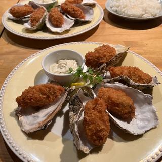 大粒牡蠣フライ(UMIバル 新宿店)