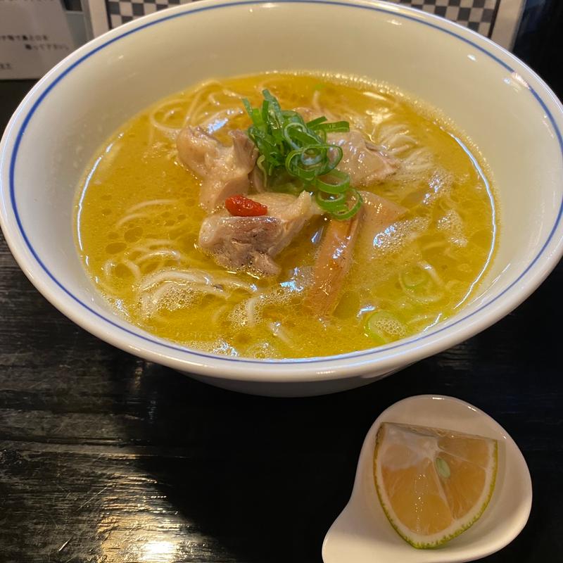 ロックにしては濃厚白湯の鶏ソバ(ロックンビリーS1 （スーパーワン）)