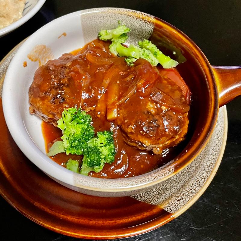 煮込みハンバーグ🍅(トライアル八千代店食料品売り場)