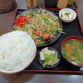 肉野菜炒め定食(久美食堂)