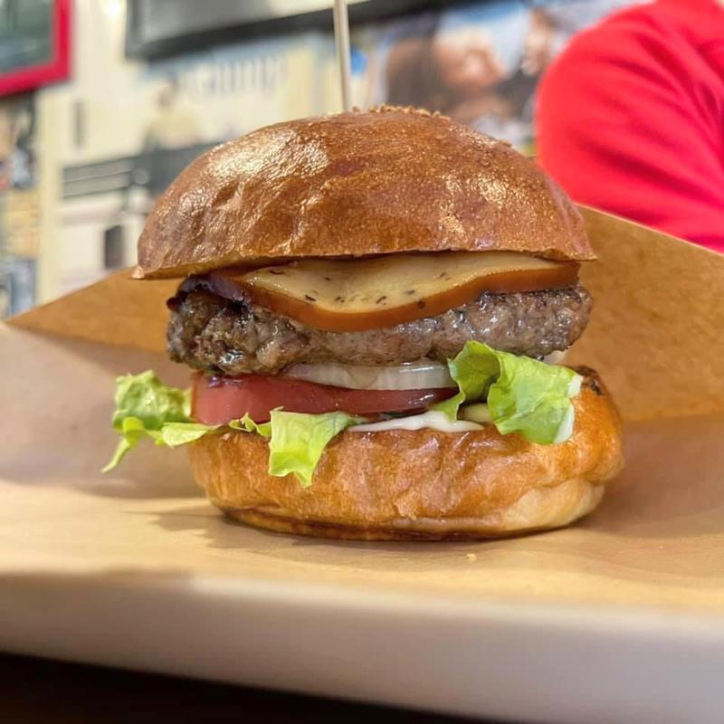 スモークチーズバーガー(Nick & Renée)