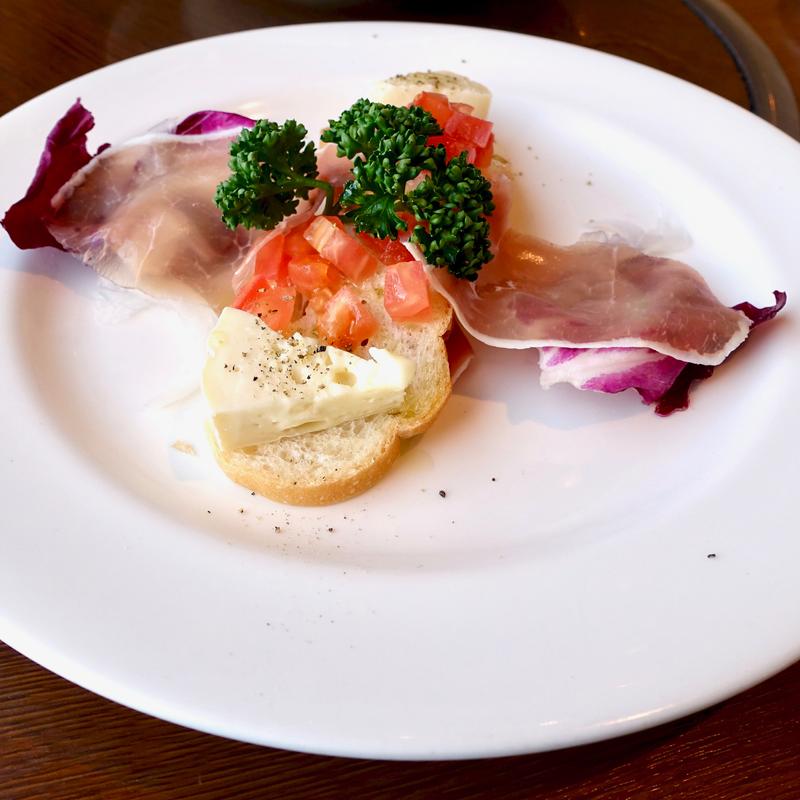 生ハムとカマンベールチーズ(ニューミュンヘン ハーフェンブルク )