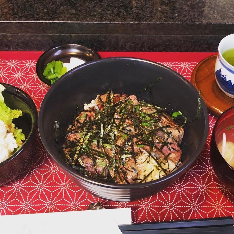 ステーキ丼(すてーき・さかな庄膳)