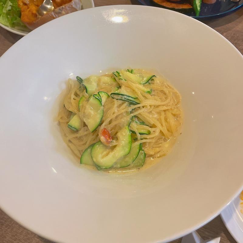 ズッキーニとカニのクリームパスタ(チョッカーナ（ｃｈｏｃａｎａ）)