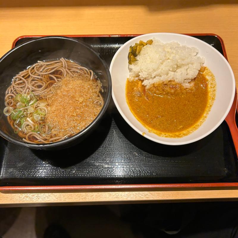 よもだカレー・半たぬきそば(よもだそば　新宿西口店)