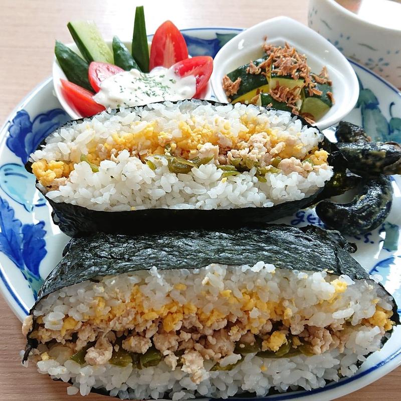 鶏そぼろのライスサンド(カフェ・ド・ラパン )