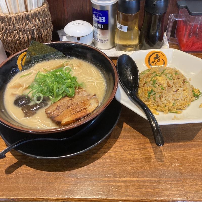とんこつラーメン　チャーハンセット(あかつき 一宮本店)