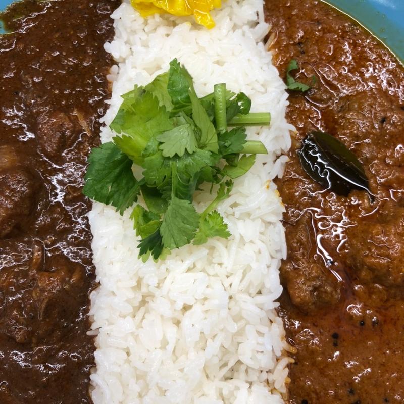 2種盛カレー（ポークビンダルーmarkⅡ、ケララ風ビーフカレー）(エピタフカレー)