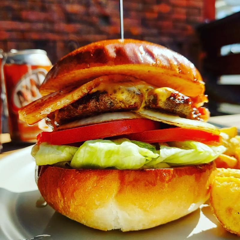 ベーコンチーズバーガー(あべのDining BUZZ)