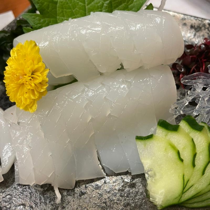 剣先イカ刺身(美食酒家海鮮和牛居酒屋錦蔵)