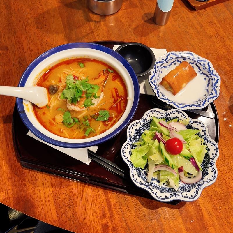 トムヤムクンクィッティオ セット(メナムのほとり )