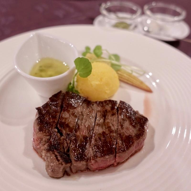 国産牛のプランチャ(1000Mのおもてなし 八ヶ岳ホテル風か)