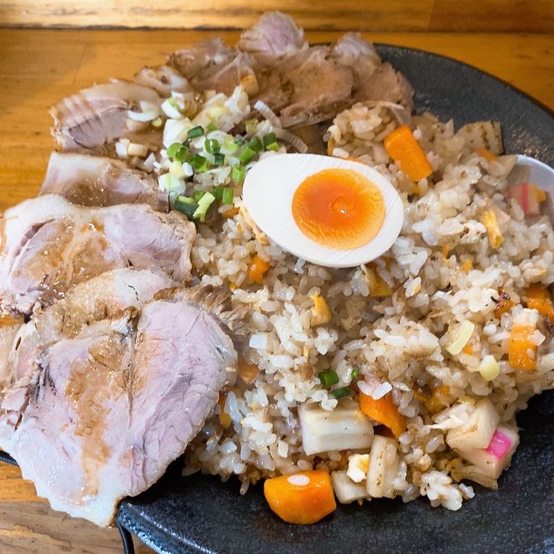 チャーシューのせ炒飯(二代目蝦夷 )