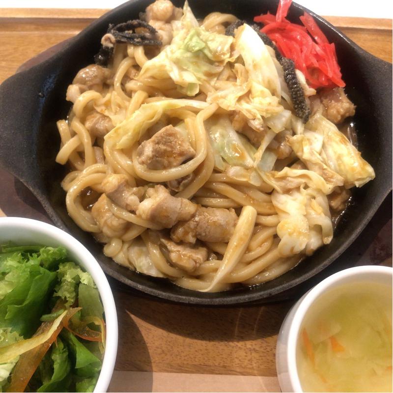 ホルモンうどん(ビストロカフェ ももてなし家)