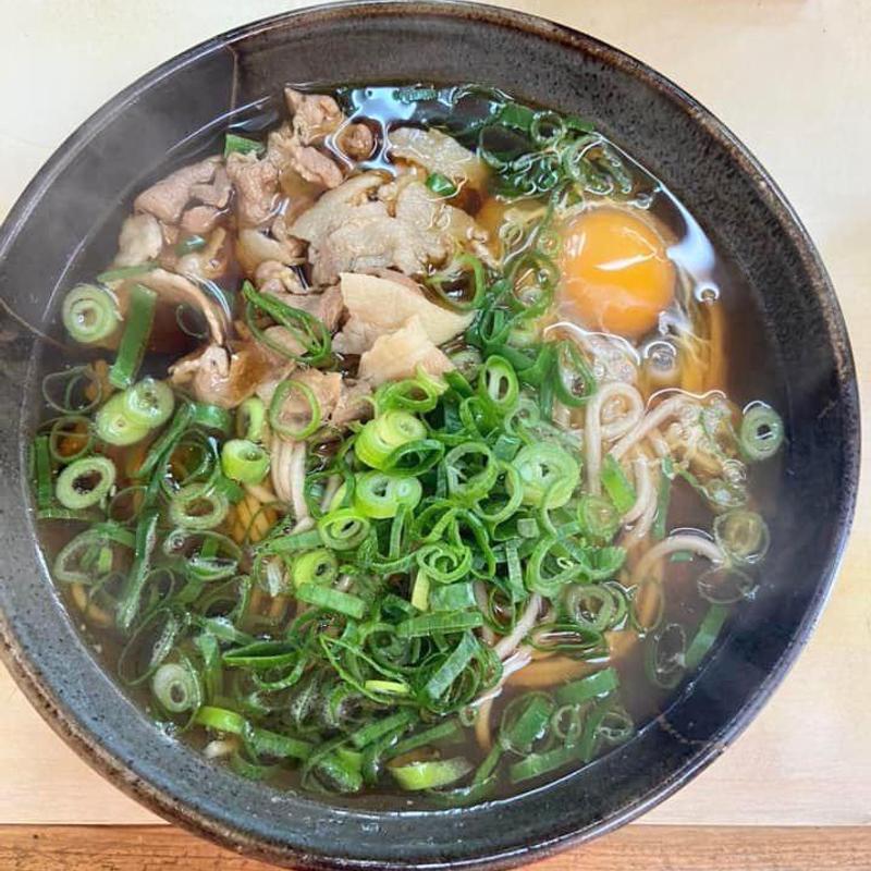 肉そば 生卵(相州そば 和田町店 （そうしゅうそば）)