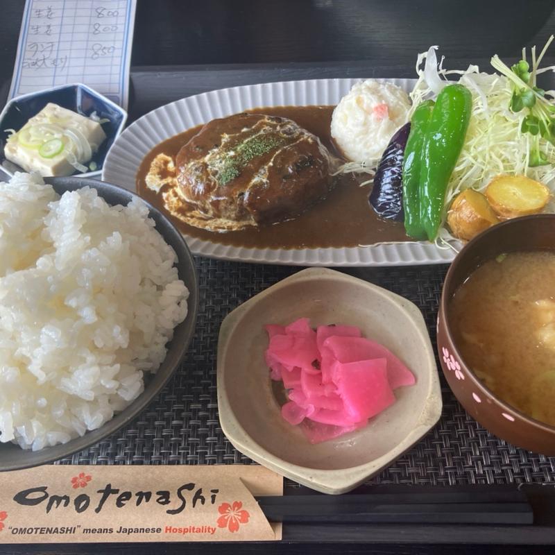 チーズハンバーグカレーがけ定食(マルカワ食堂 )