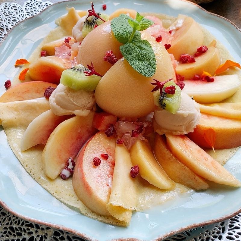 桃の王様クレープ(green finger Cafe)