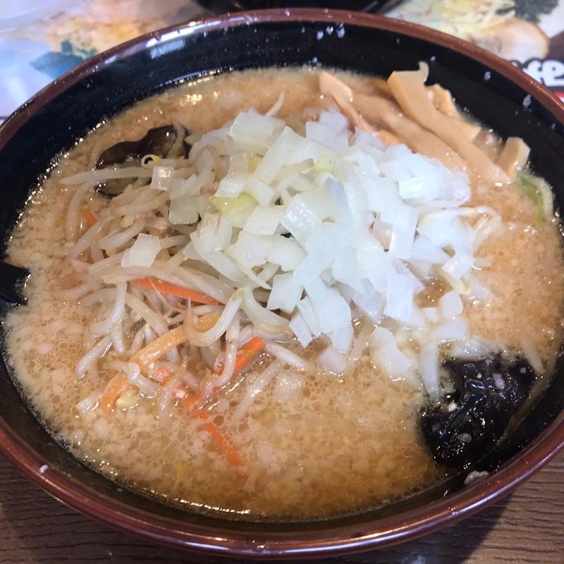 背脂味噌ラーメン　玉ねぎトッピング(バス長ラーメン （バスチョウラーメン）)