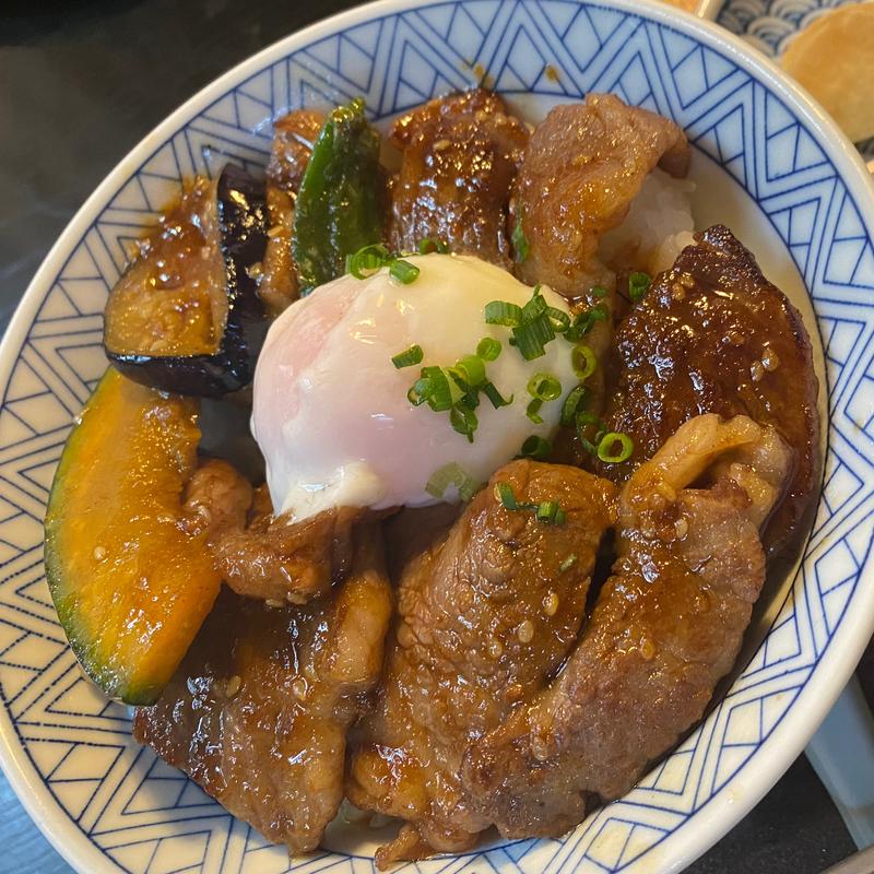 飛騨牛焼肉丼(やぐら)