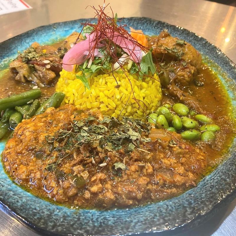 3種盛り(スパイシーカリーハウス半月)