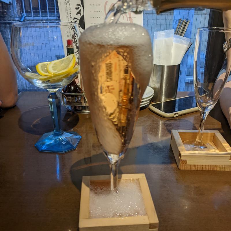 こぼれスパークリング（ロゼ）(SEAFOOD STAND PACIOREK HANATARE 野毛店)