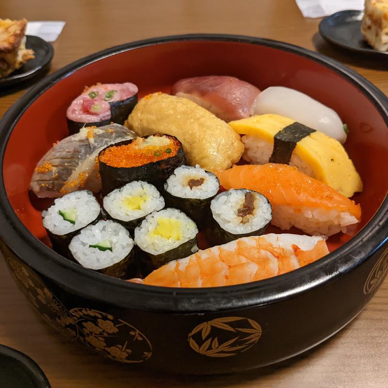 寿司(トモ )