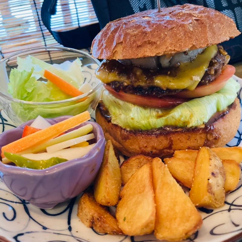 パイナポーチーズ(肉ハサミ屋)