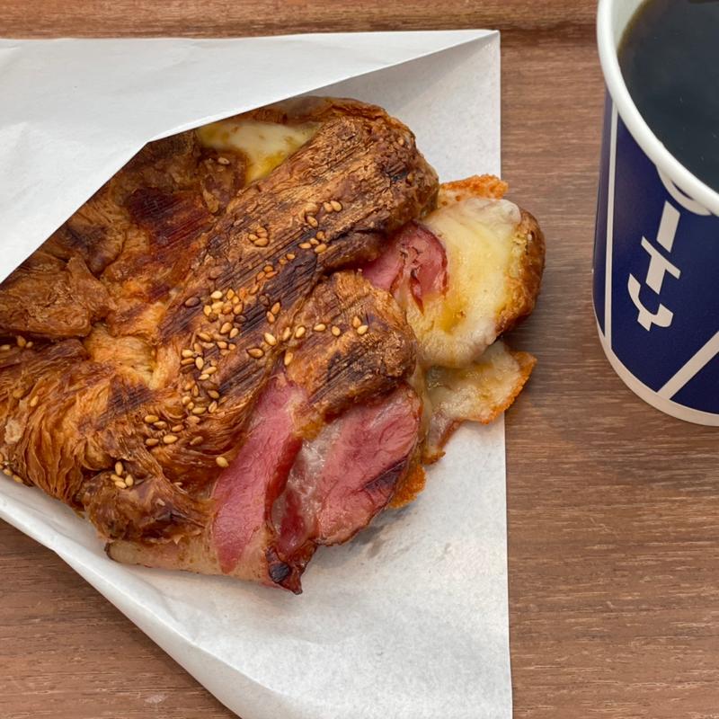 クロワッサンホットサンド　ベーコンチーズ(THE CITY BAKERY グランベリーパーク)