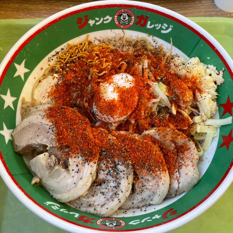 まぜそば豚ましそば(玉子有り)全まし＋チャーシュー2枚(ジャンクガレッジ カインズ羽生店)