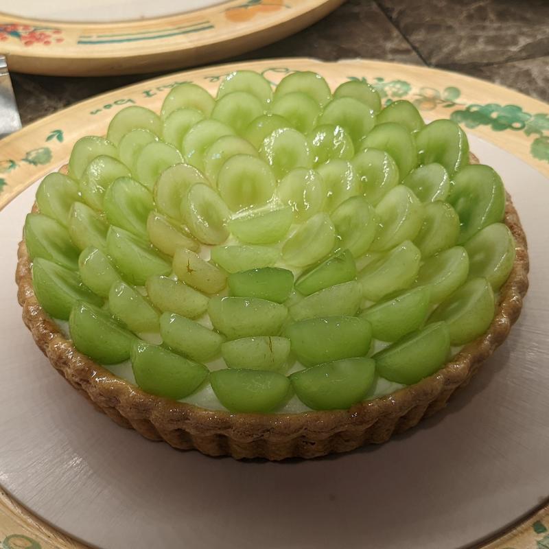 シャインマスカットのタルト(キルフェボン 横浜)