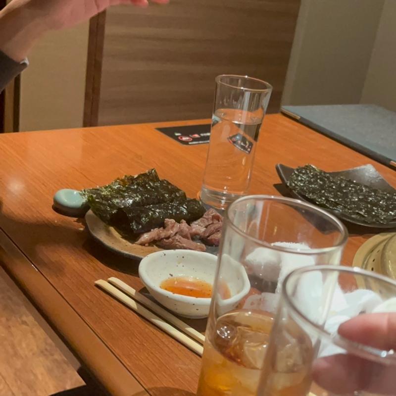 薄切り上ロース ～ シンシン(和牛焼肉KIM 白金本店)